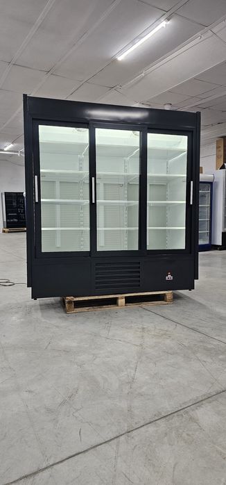 Хладилна витрина тройна 190 см
