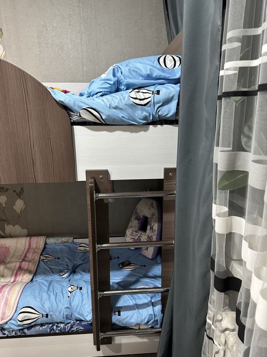 Продам двухъярусную кровать