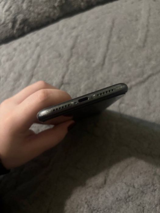 продам айфон 11 64gb