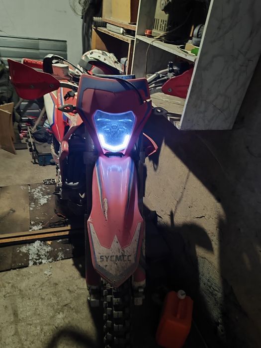 Продам мотоцикл 300 кубов