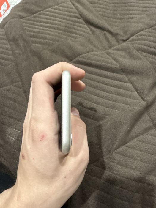 Айфон 11 сломан дисплей