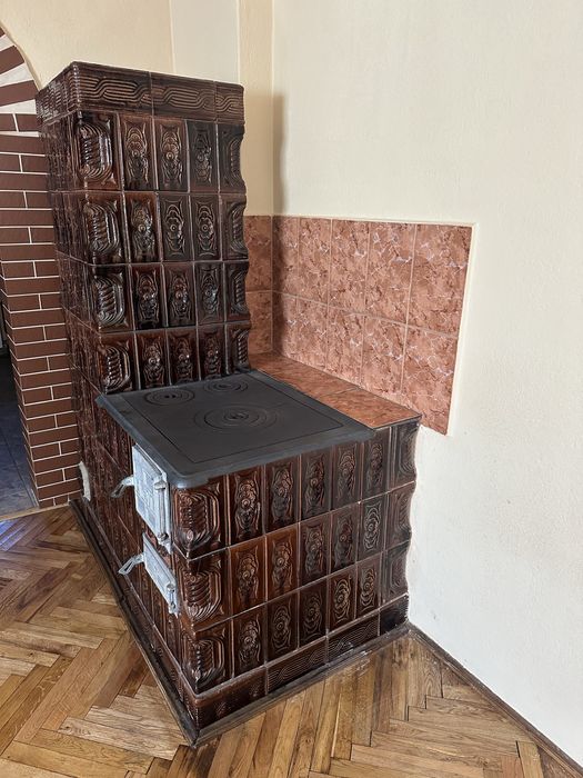 Sobă de teracotă cu plită
