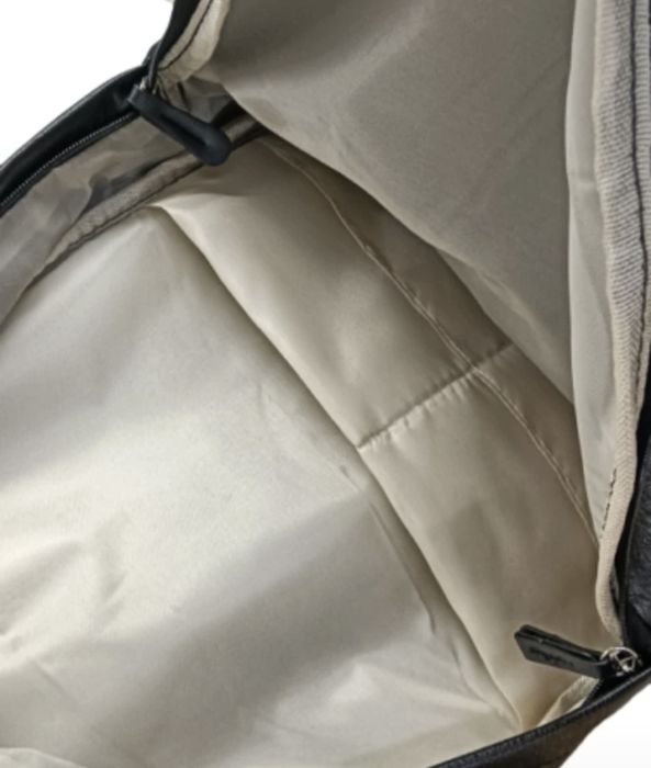 Rucsac negru din piele ecologică – stare foarte bună