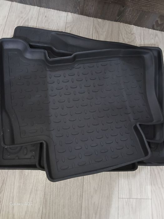 Магнитофон, полик для Прадо 150,155