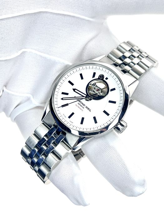 RAYMOND WEIL Freelancer Open Heart нов модел мъжки часовник