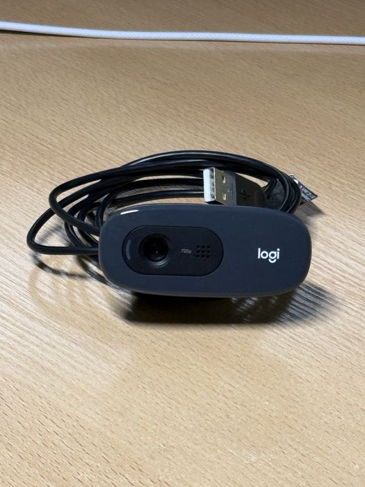 Веб-камера Logitech C270 HD 720p / микрофон / коробка