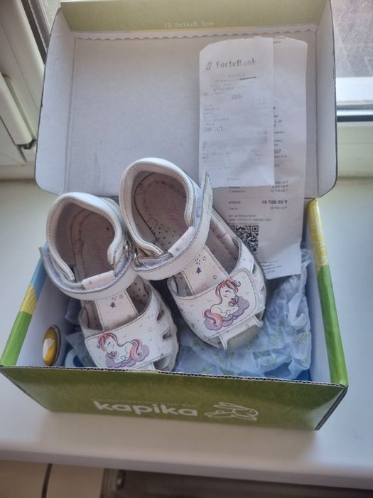 Продам сандалики