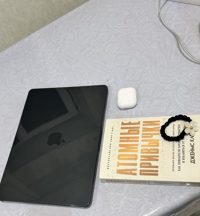 MacBook Air, M3 модель- A 3113. 16ГБ