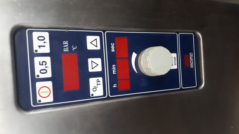 Стиимър/ паромат. Вари под налягане на 190 градуса