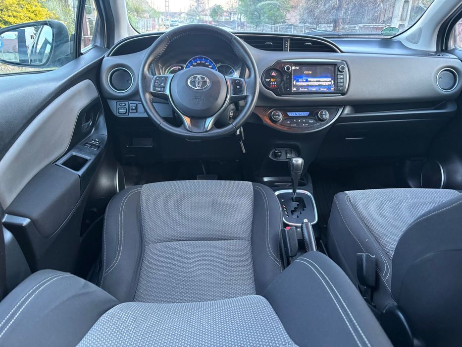 De vânzare Toyota Yaris Hibrid 2016 E:6 automat