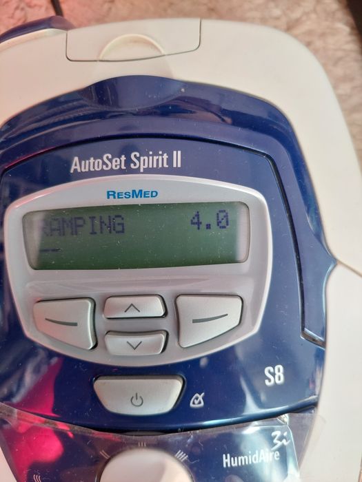 Aparat pentru apnee in somn Resmed s8 CPAP autoset spirit 2
