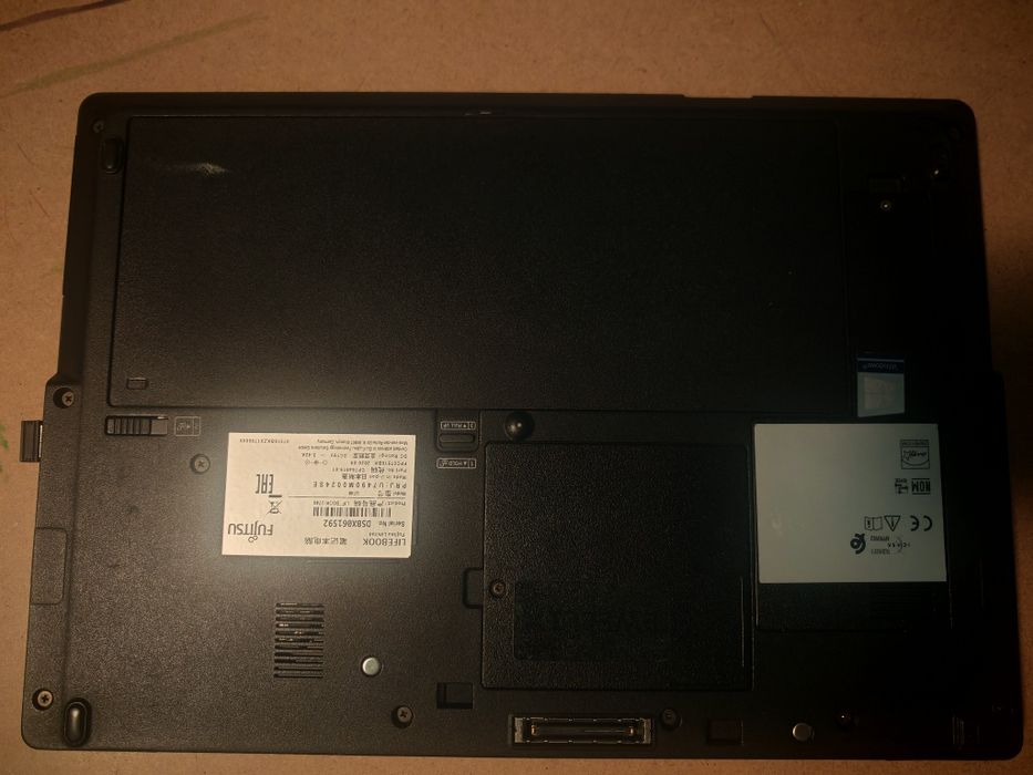 Бизнес Ултрабук Fujitsu LIFEBOOK U749 - 14",