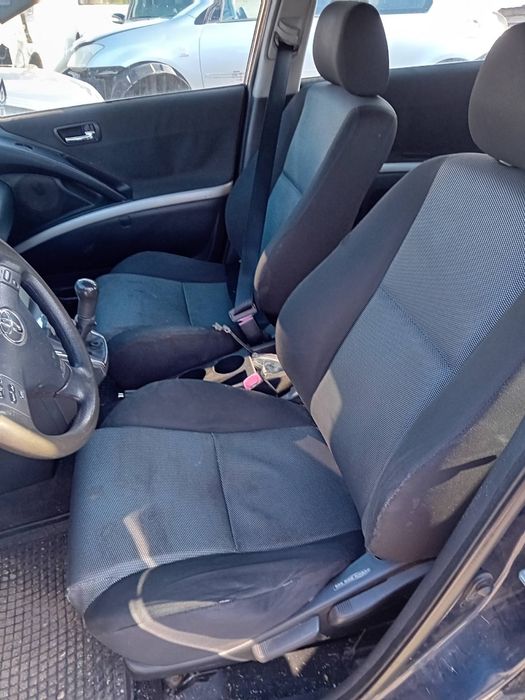 Toyota Corolla Verso 2007 година 2000 дизел