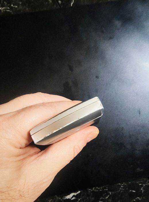 Motorola RAZR V3+incarcator original ( orice rețea)