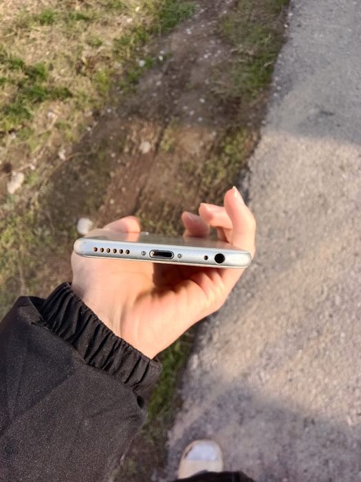 iPhone 6 16 gb 83 AKB