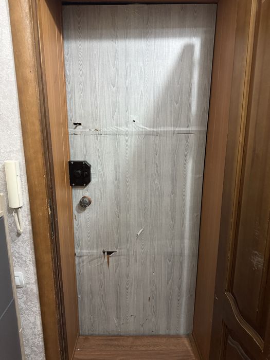 Продам дверь , железная , б/у