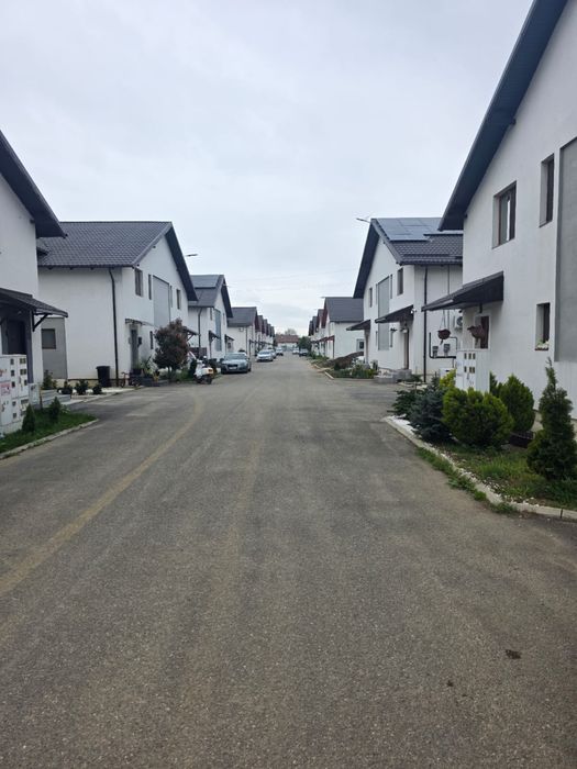 Casa moderna 4 camere, Strejnicu – aproape de Ploiesti, zona linistita