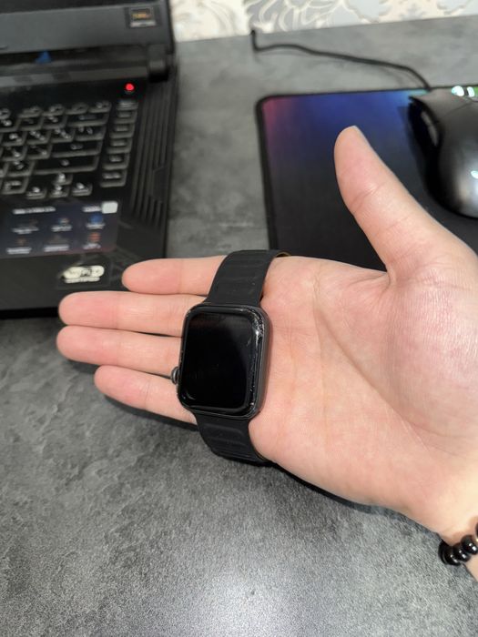 Apple watch se 1 поколения 44 мм