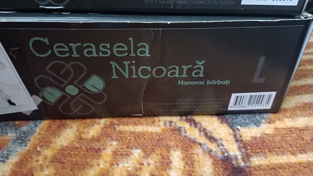 Vind hanorac  gros Cerasela Nicoara Nou mărimea S la Pret Afisat Fix