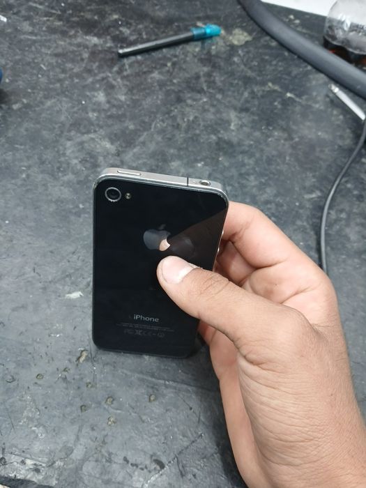 Продам айфон 4s  л