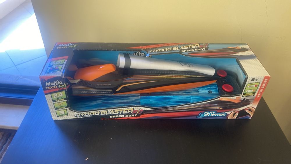 Радиоуправляема лодка Maisto Tevh Hydro Blaster Dpeed Boat