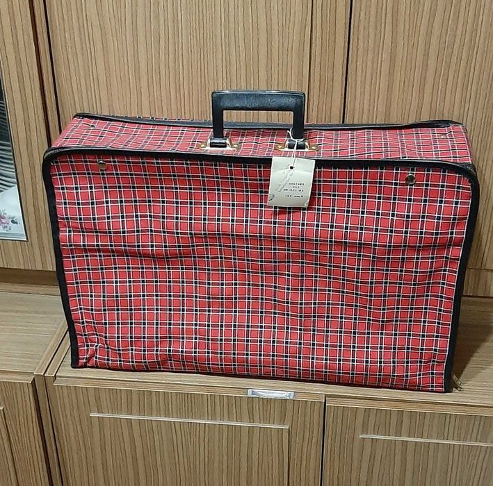 Стильные женские сумки и  Новый складной чемодан Германия.