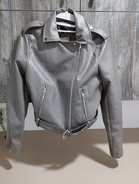 Дамско кожено яке