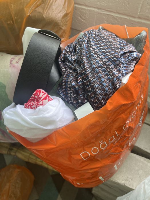 Отдам пакет вещей