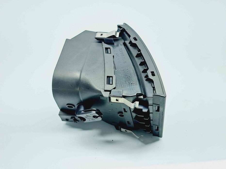 Grila aerisire stanga Volkswagen Touareg (7LA, 7L6) [Fabr 2003-2010]