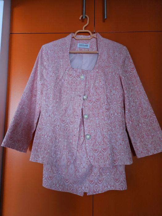 Vând haine pentru femei, în stare impecabilă