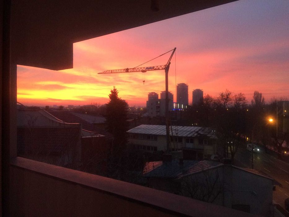 Proprietar inchiriez apartament 2 camere metrou Timpuri Noi in bloc nou