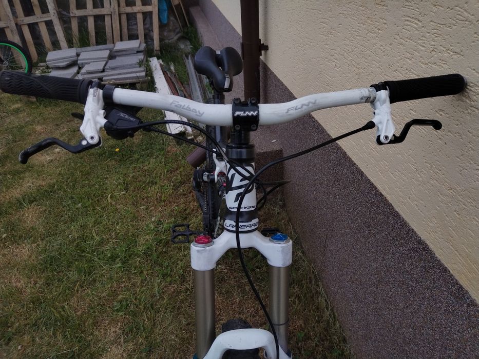 Bicicleta Lapierre Spicy 316 anul 2011 de enduro full suspension