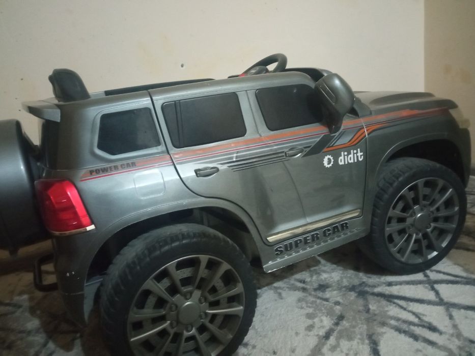 Bolalar elektromobil