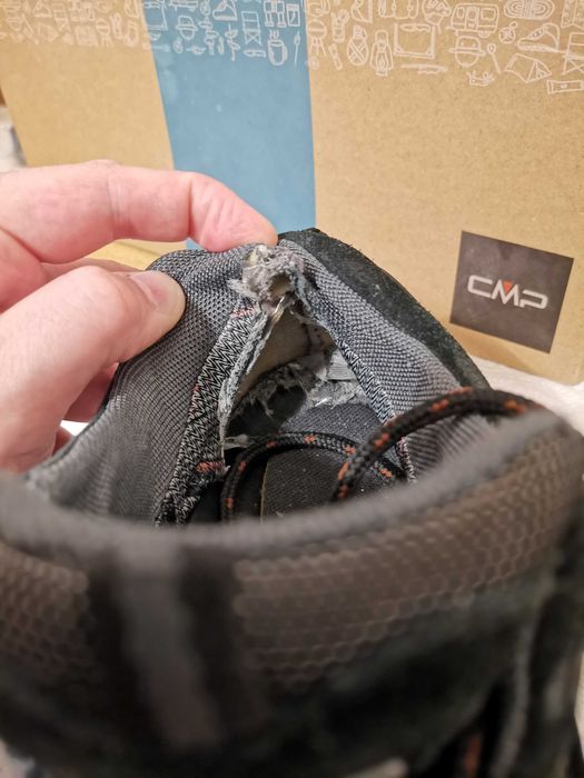 Продавам мъжки туристически обувки CMP