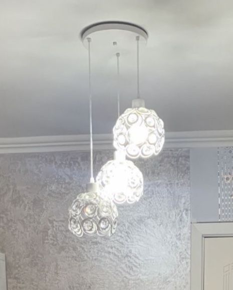 Люстра белая