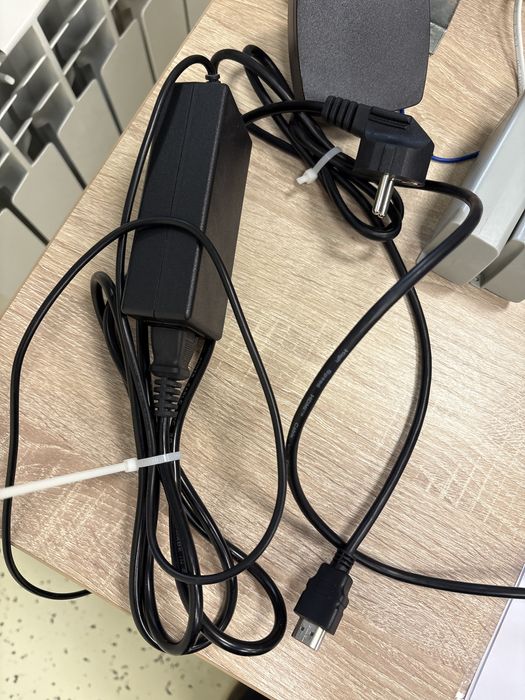 Монитор 21,5 дьюма