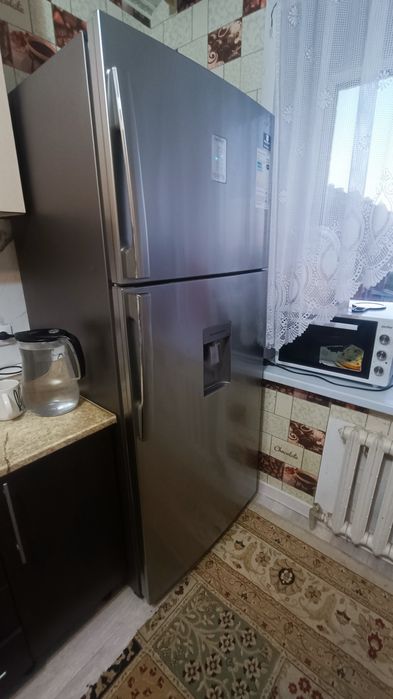 Холодильник Samsung