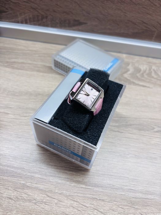 Дамски часовник Casio