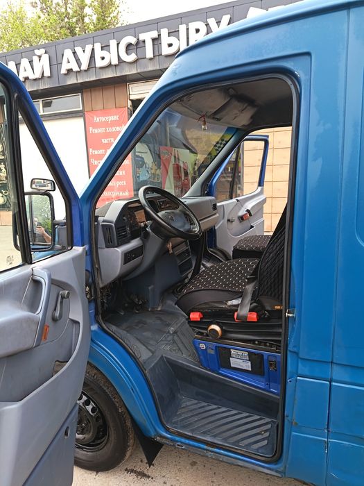 Мерседес Спринтер коммерческий транспорт