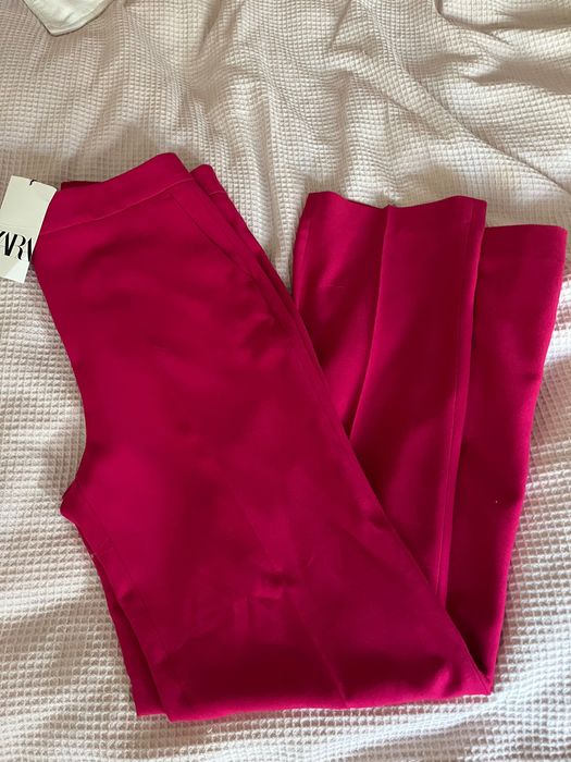 Нов елегантен прав панталон на Зара