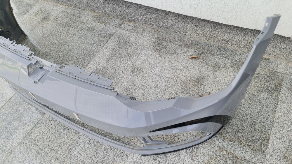 Spoiler bara fata grila far VW Golf 8 VIII R line