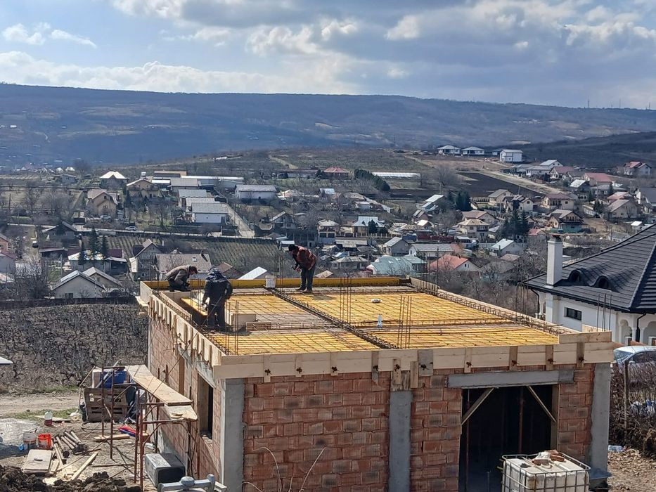 Echipa de constructori