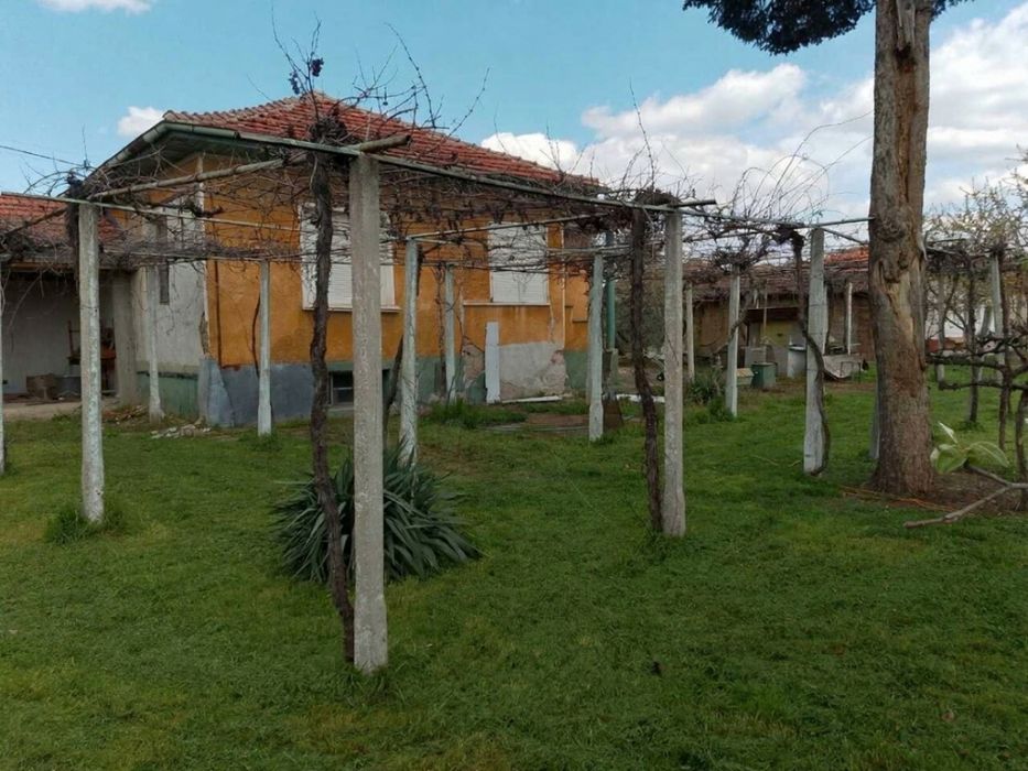 Къща с двор в село Ръжево Конаре, област Пловдив