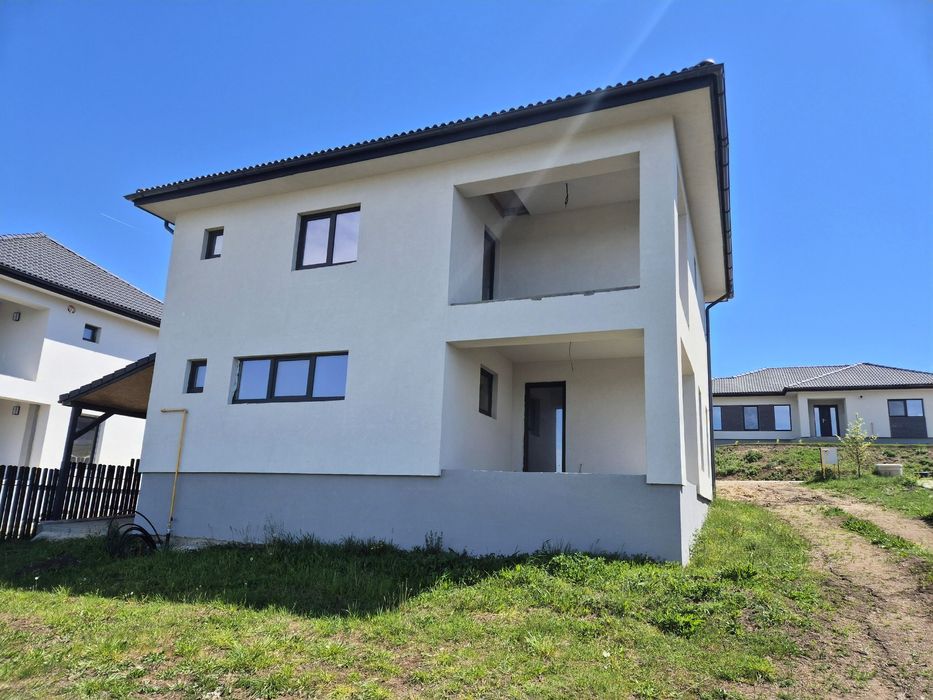 Casă individuală teren 755mp cu cf