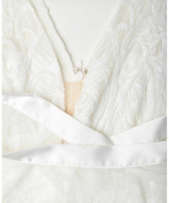 Булчинска рокля с пайети и тюлена пола - НОВА!