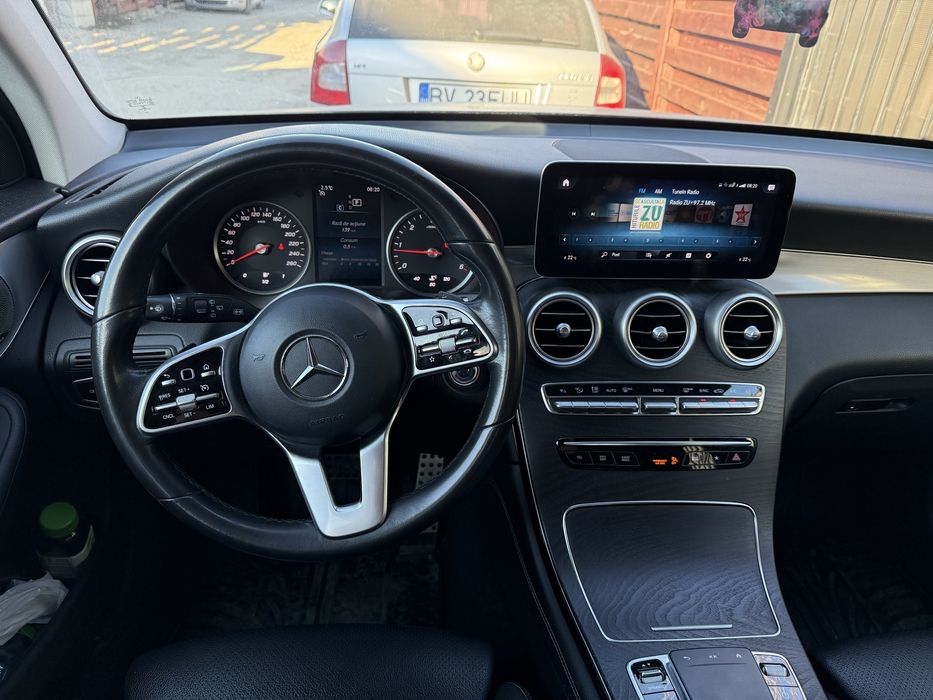 Vand Mercedes-Benz GLC (220d),2.0 litri diesel,194 cp,an 2020