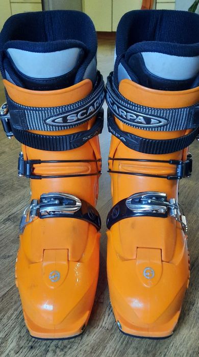 Обувки за ски и туринг SCARPA -комбинирани