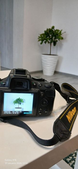 Vand aparat foto Nikon D5100 cu doua obiective