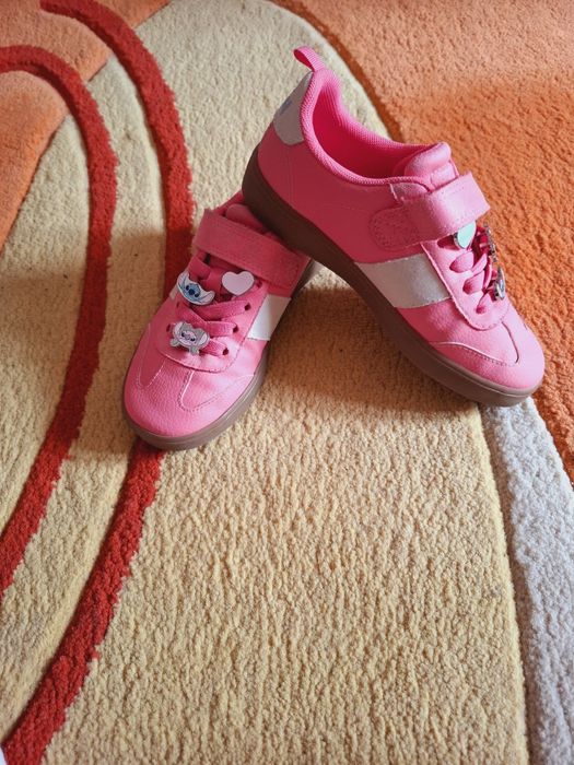 Adidasi H&M  motiv Stich