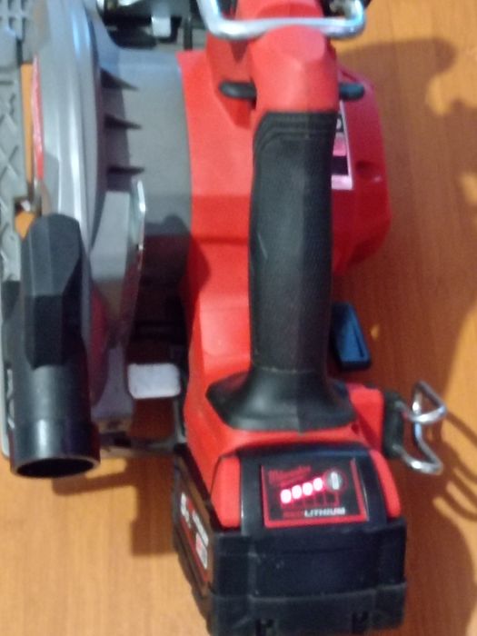 Vând circular Milwaukee M 18 FCS 552